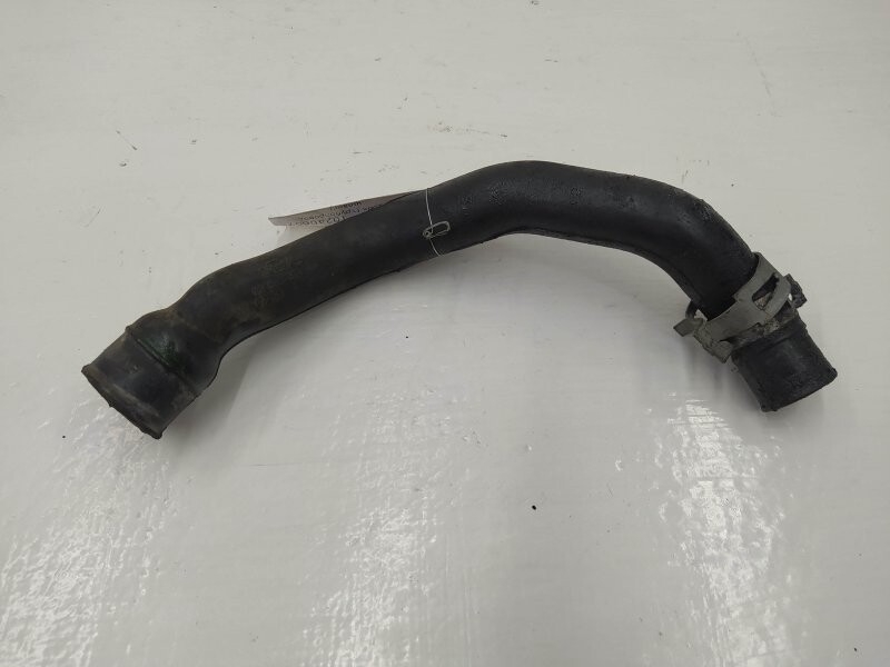 Шланг охлаждения форд галакси 1 2. Шланг радиатора нижний форд фокус 1. 8 патрубок на термостат. 8. Патрубок форд фокус 1.