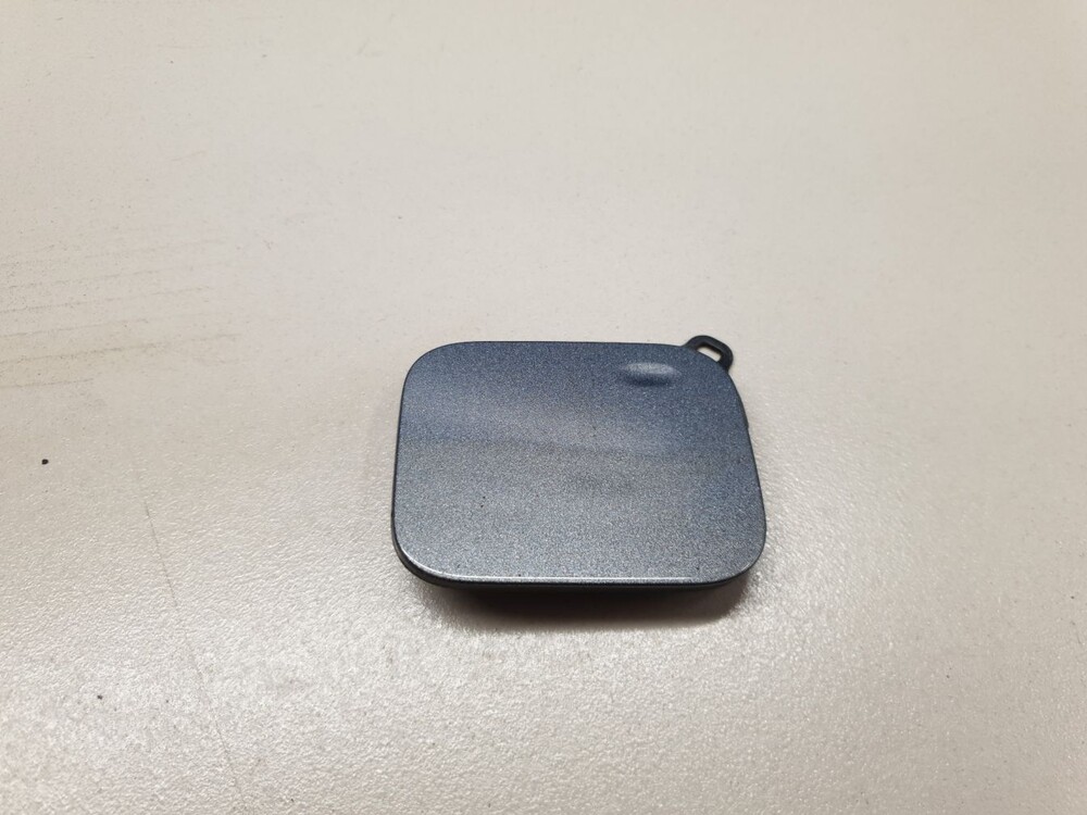 Заглушка заднего бампера schmitz. Заглушка на задний бампер аутлендер хл 2010. Заглушка бампера форд фокус 2. Заглушка заднего бампера. Заглушка буксировочного крюка заднего бампера.