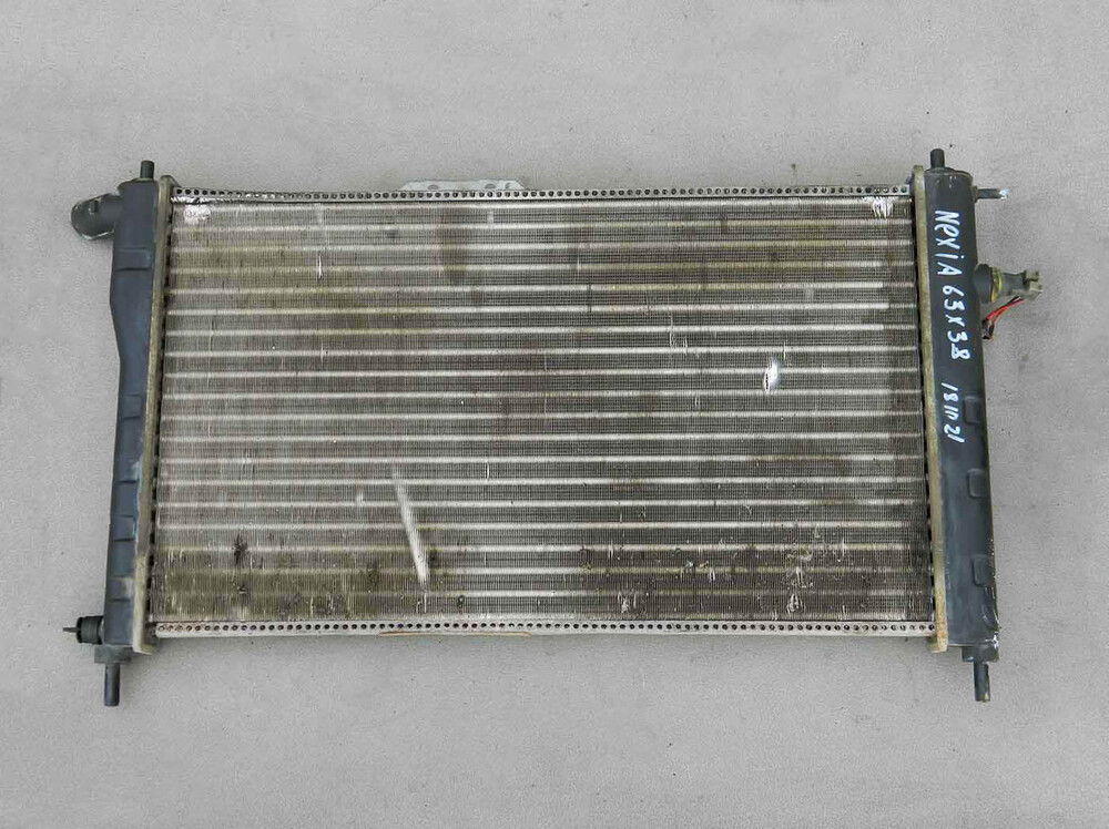 Радиатор дэу нексия 150. Радиатор дэу нексия 150. 5 8 клапанов с кондиционером. Радиатор дэу нексия 1. Нексия 2007 радиатор.