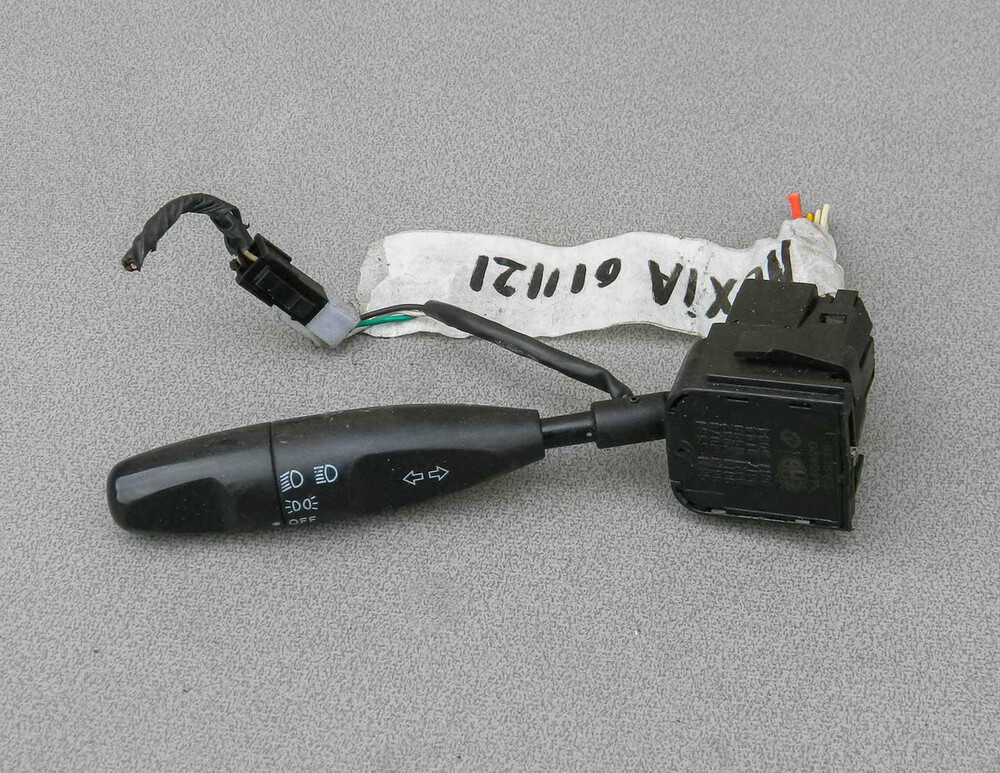 подрулевой переключатель нексия 96215551. переключатель поворотов дэу нексия. Era : 440420 переключатель подрулевой daewoo nexia. переключатель поворотов daewoo nexia n150. переключатель указателей поворотов daewoo 96215551.