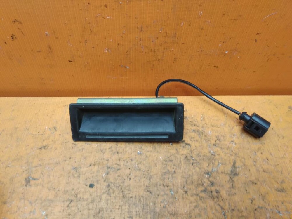 кнопка открытия багажника фольксваген. кнопка открывания багажника vw golf 4. кнопка открытия багажника фольксваген гольф. кнопка открывания багажника фольксваген поло седан 2015. 1h0 959 855d.