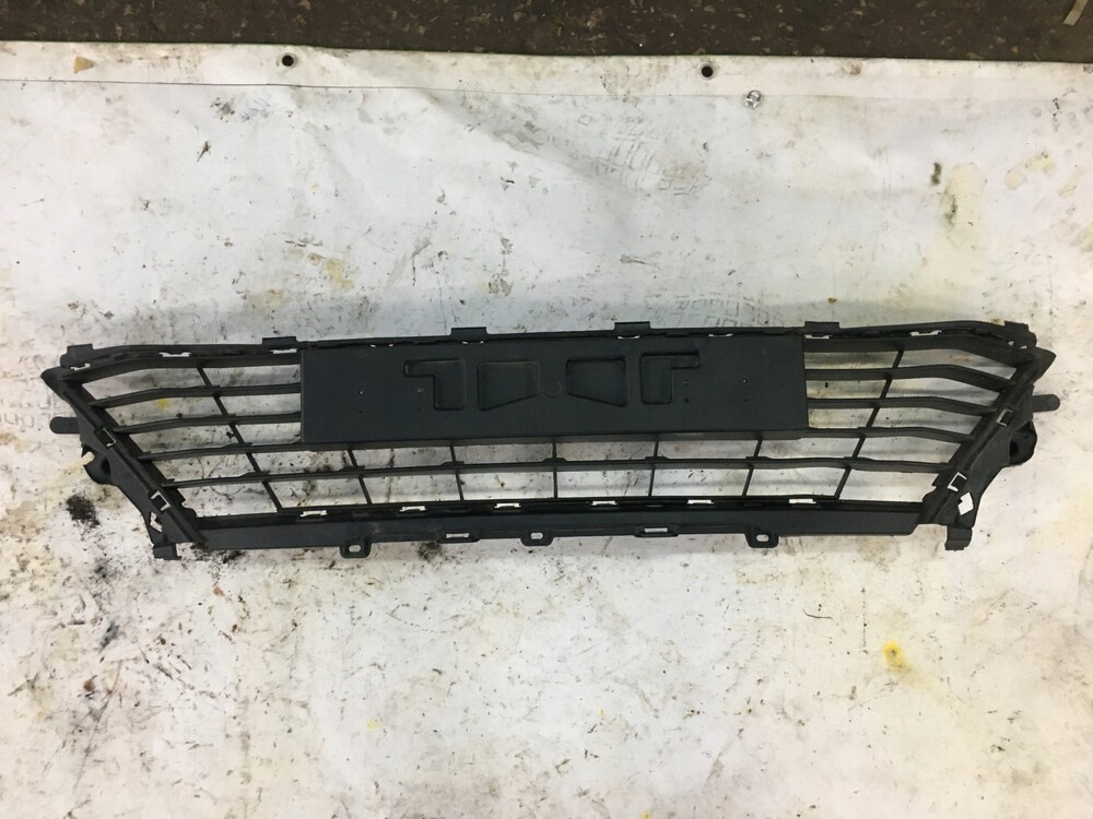 Решетка радиатора рено меган 2. Планка решетка в бампер рено логан 1. Решетка бампера 8200445992. Решетка бампера сценик 3. Решетка бампера рено симбол 2008.