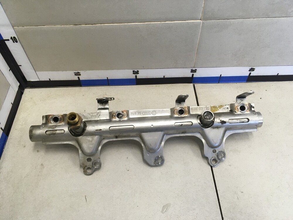 топливная рампа пассат б6. рампа форсунок 2. топливная рампа пассат б6 2. топливная рампа пассат б6. рампа vw aeb.