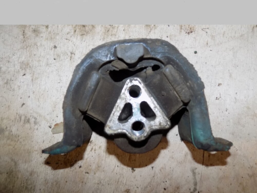 Опора двигателя дэу нексия. Подушка нексия левая. Опору двигателя дэу нексия. Пыльник двигателя на дэу нексия. 3.