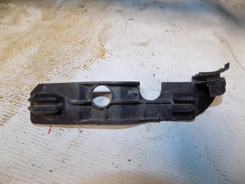 Крепление фонарь заднего бампера хендай гетц 2005. Кронштейн крепления бампера соната 2005. Кронштейн заднего бампера getz 2008. Кронштейн переднего бампера гетц. Кронштейн крепления бампера гетц.