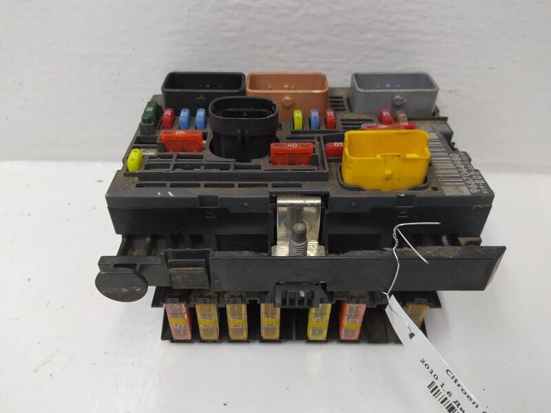 L08 блок bsi. Силовой предохранитель ситроен джампер. Плавкий предохранитель для citroen c5. Предохранители ситроен ц 5. Блок предохранителей ситроен.