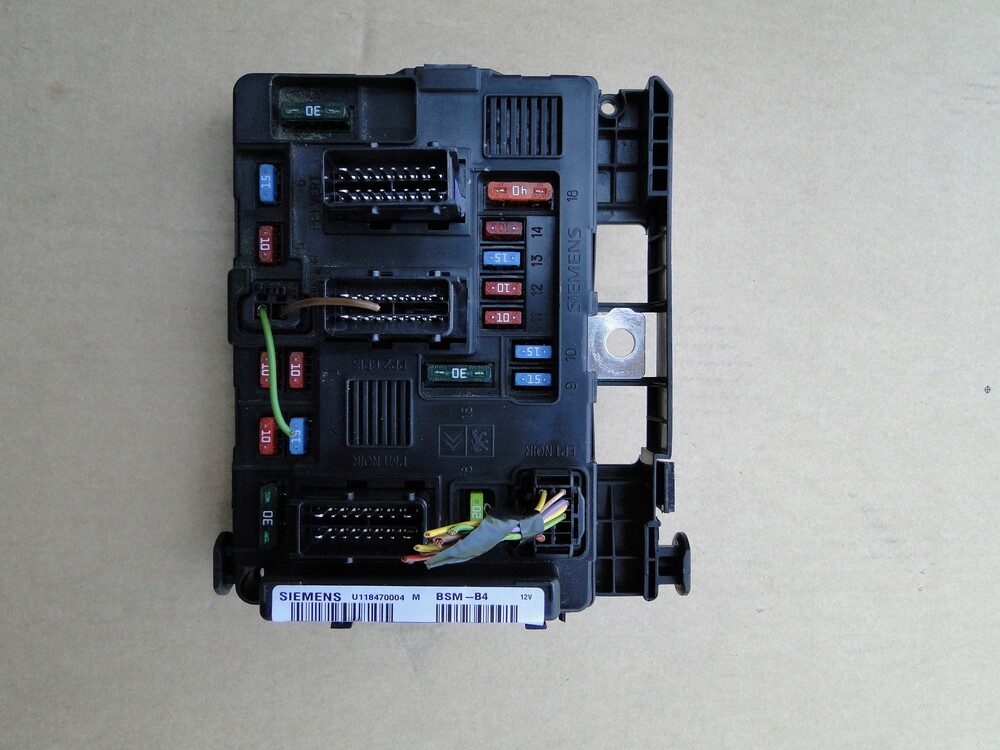 9650663880 bsm b5 обозначение всех предохранителей. Блок бсм ксара пикассо разобранном виде. Блок бсм что это. Блок бсм juke. Suzuki sx4 2014 блок предохранителей.