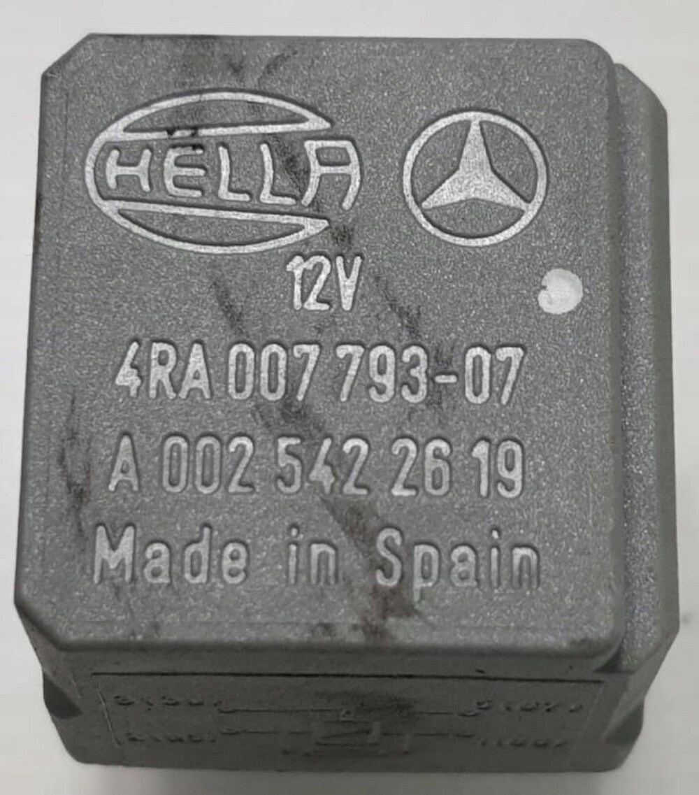 Реле стартера Мерседес w203. Mercedes-Benz a0015429619 реле. Mercedes w203 2.2 CDI реле вентилятора. A0025422619.