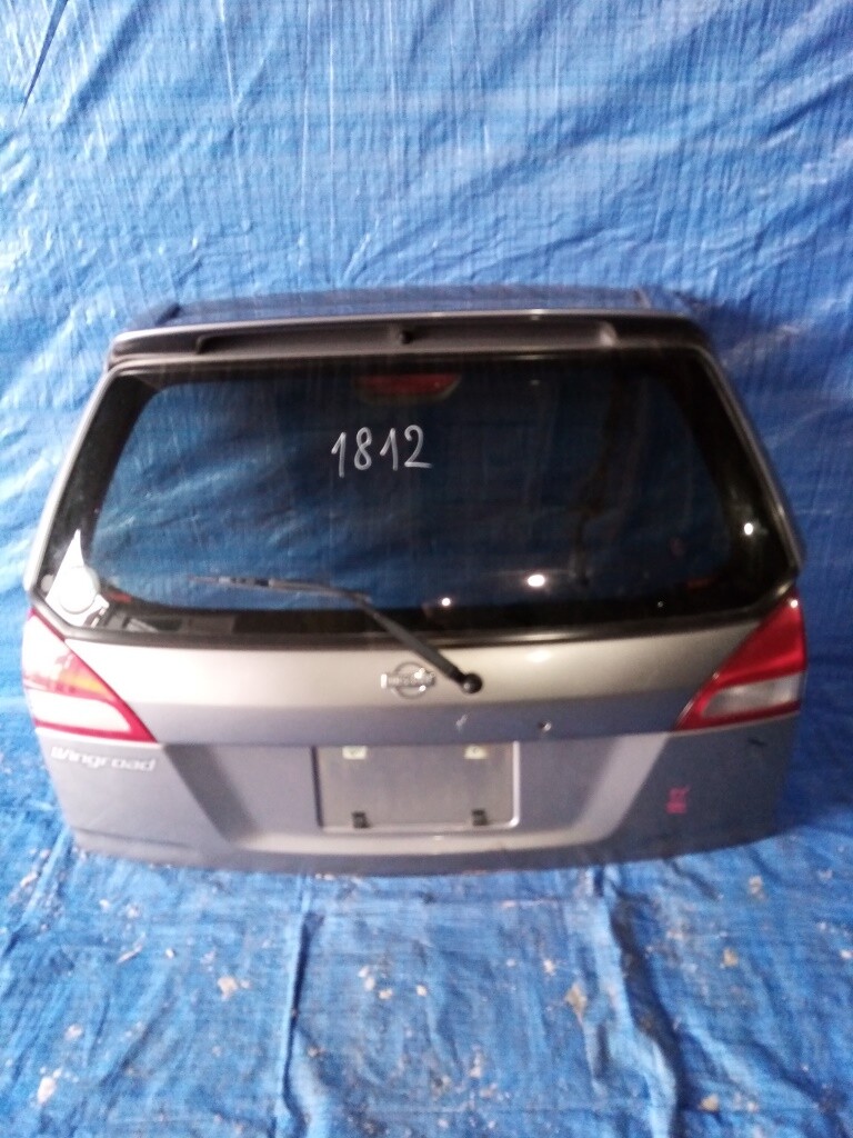 901001629r. Mitsubishi 5805a365 стекло багажной двери. Дверь багажника на ниссан. K01001u6mm. Дверь багажника на ниссан.