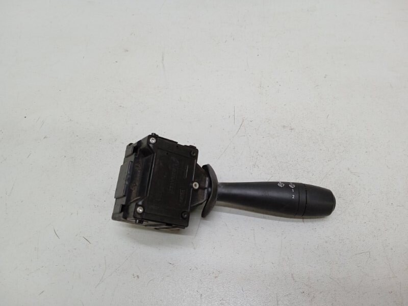 подрулевой переключатель renault logan 2. переключатель дворников рено логан 2. переключатель дворников рено логан артикул. Renault 8201168003 подрулевой переключатель. Renault 8201168003.