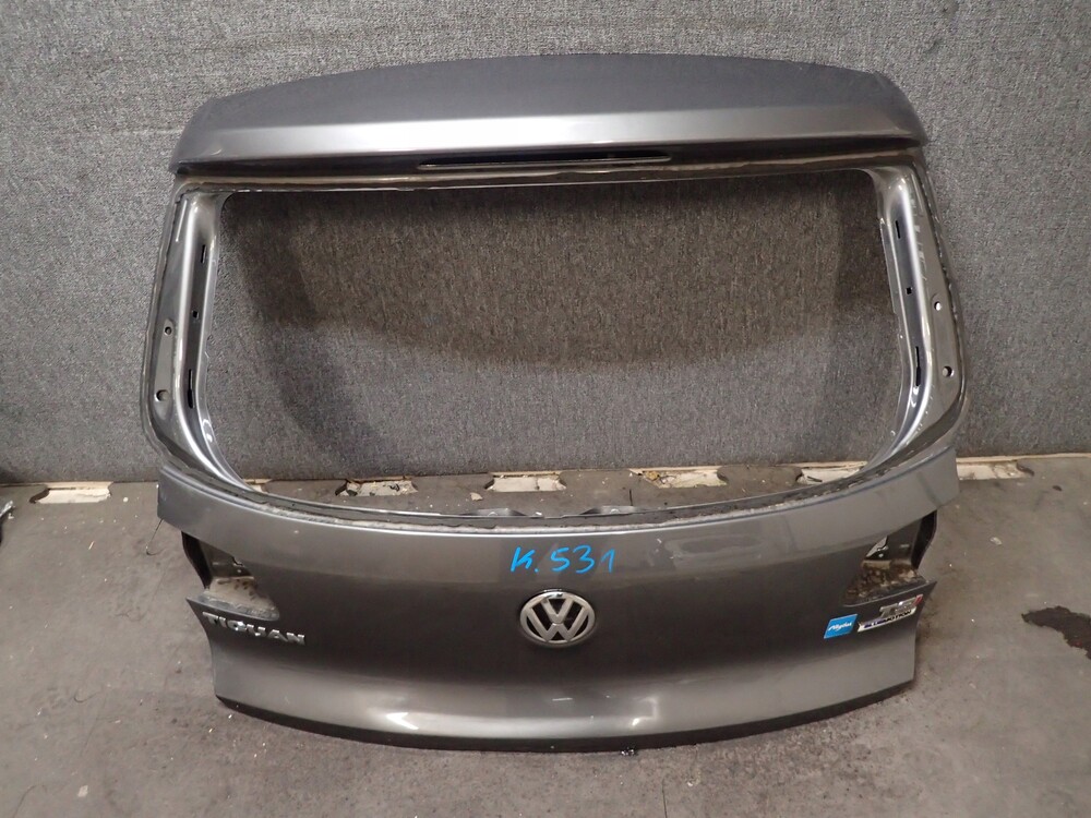 5N0805 Volkswagen OE крышка багажника задняя volkswagen tiguan