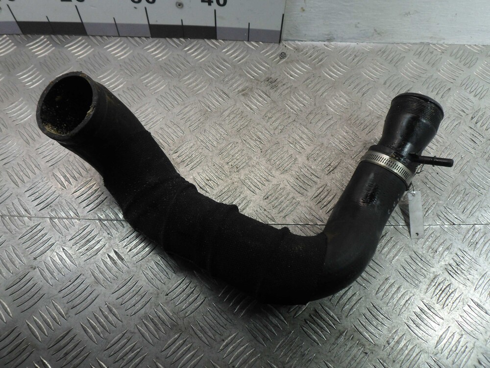 Патрубки тойота камри 40 2,4. C2z4532 патрубок ягуар. Патрубок форд фьюжн 1. Патрубок интеркулера passat cc 2л. Патрубок рено меган 3 хэтчбек.