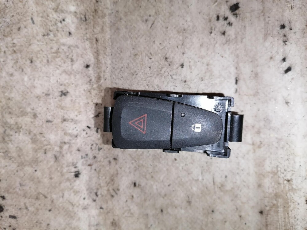 Кнопка аварийной сигнализации Renault Sandero 1 поколение (2009-2014) 2011 купит