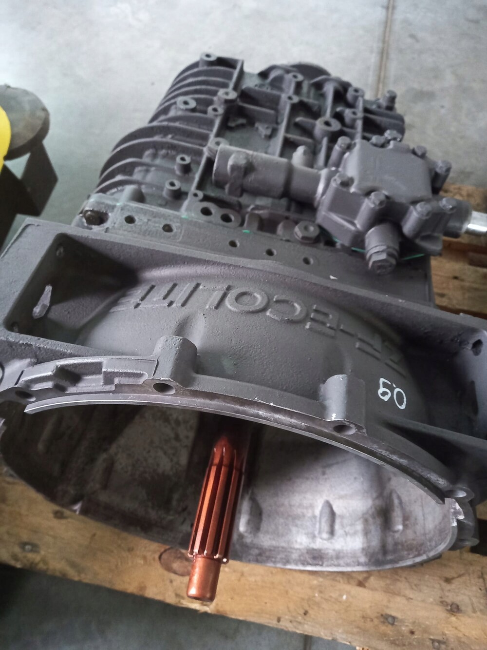 Коробка передач: zf 6s-850. Раздаточная коробка daf 106. Daf lf45 кпп eaton. Zf 6s850. Кпп zf 6s 850 ecolite.
