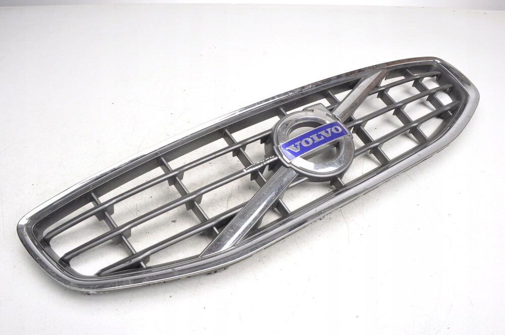 Volvo решетка радиатора s60. Решётка радиатора volvo s60 2007. 30795039 volvo. S60 решетка. Решетка радиатора вольво с60 2008.