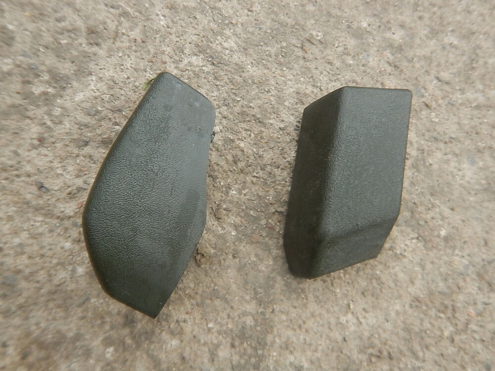 Заглушка сиденья. Заглушка порога land cruiser 200 правый. Заглушка сиденья. Пластиковая декоративная заглушка сидения мерседес 211. Заглушка сиденья f800r.