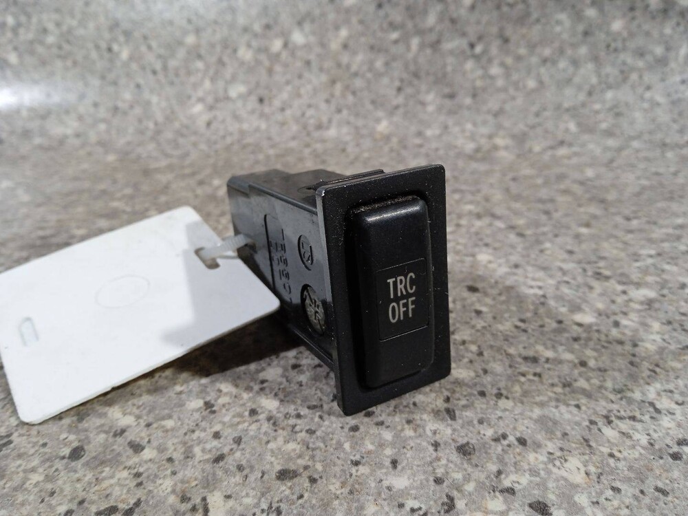 Кнопка trc off. Кнопка trc off