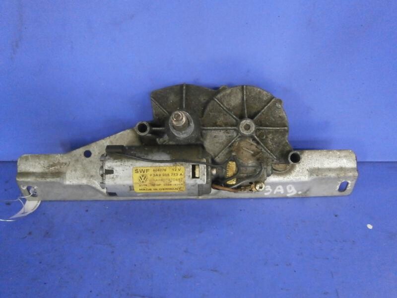 Задний моторчик стеклоочистителя пассат б3. Задний стеклоочиститель пассат б3. 8l0863278bjrmd. Моторчик стеклоочистителя vw b3. Двигатель дворников пассат б3.