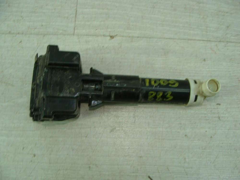 Форсунка омывателя фар тойота рав 4. Форсунка омывателя фар тойота раф4. Форсунка омывателя фар тойота рав 4. Омыватель фар rav4. Омыватель фар на rav4 2000.