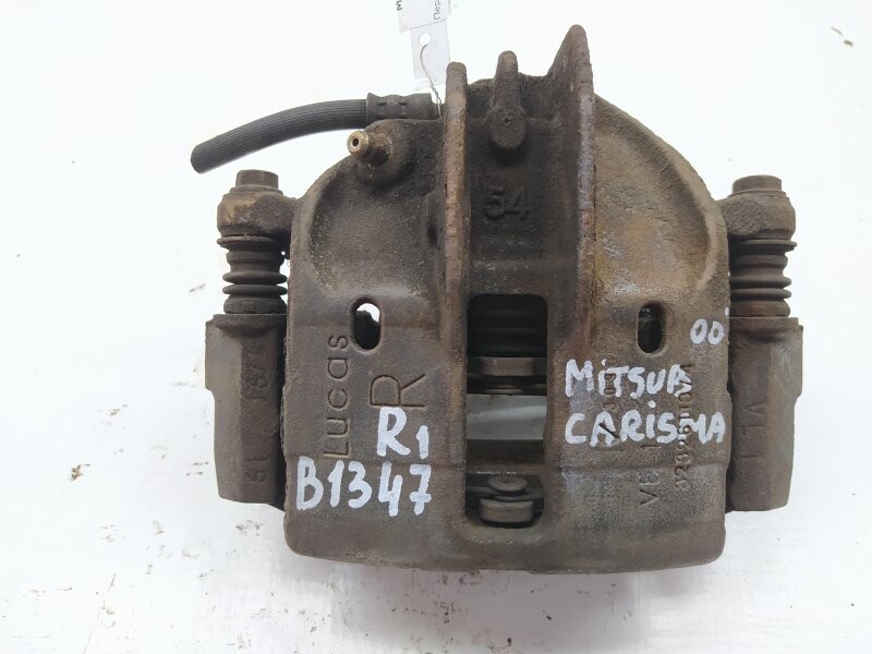 Скобы переднего суппорта мицубиси. Суппорт каризма. Задний тормозной суппорт mitsubishi carisma. Суппорт каризма. Митсубиси каризма суппорта.