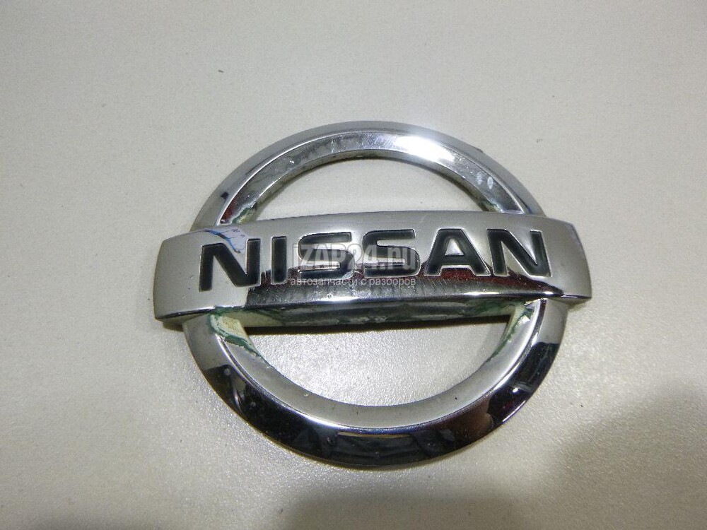 Эмблема альмера классик. Эмблема крышки багажника Nissan Almera Classic. 84896-95f0f. 8489695f0f. Шайба Nissan 44084-95f0a.