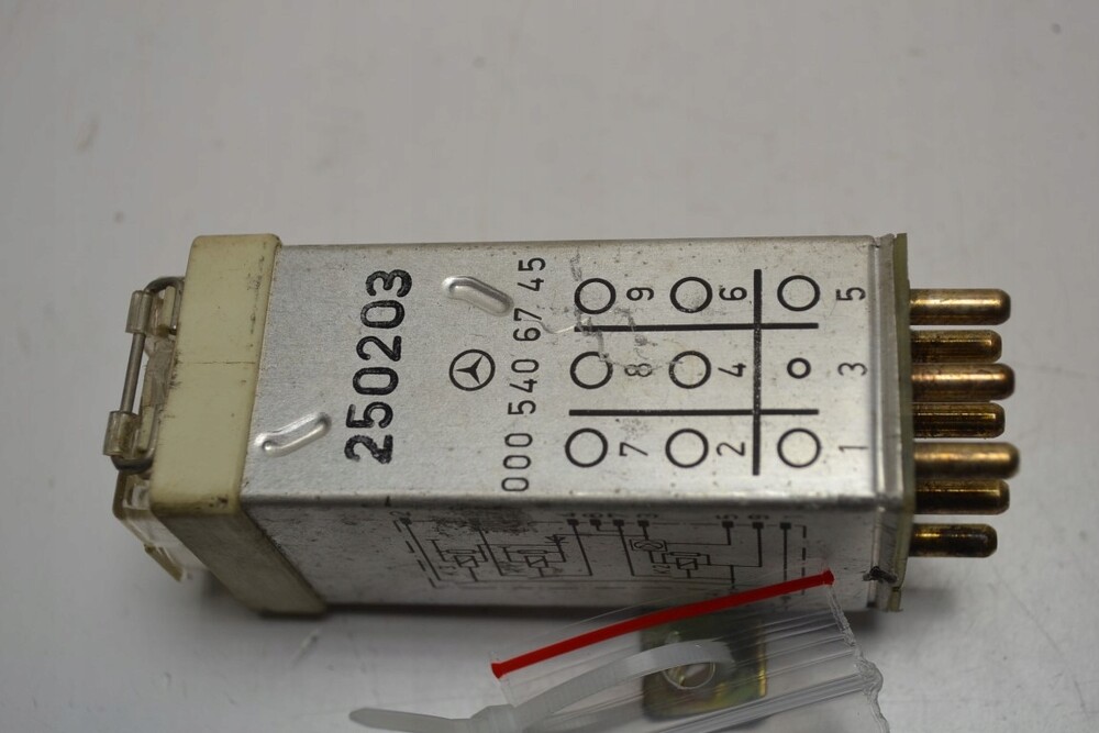 реле 124 3тд. реле нагрузки мерседес 124 hfm. реле перегрузки мерседес 124 e320. реле от мерседес 124. реле 124.