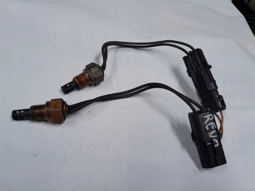 Датчик температуры воздуха 406 двигатель инжектор артикул. Pt1000 датчик температуры. Датчик температуры коллектора. Датчик температуры коллектора. Pt1000 датчик температуры.