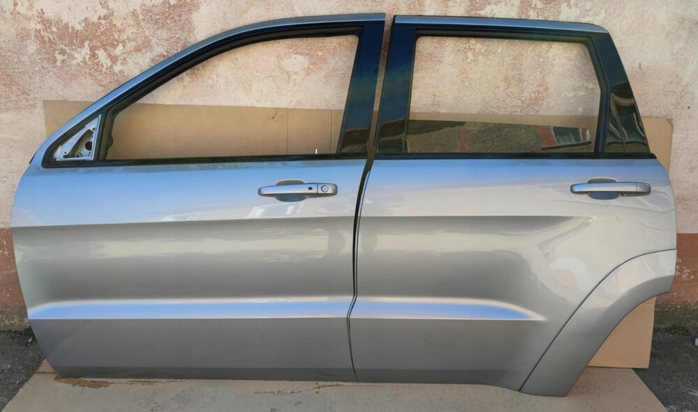 Jeep grand cherokee wk2 рестайлинг салон. Jeep grand cherokee wk2 дверь. Jeep grand cherokee wk2 дверь. Петля двери джип гранд чероки wk2. Jeep grand cherokee wk2 дверь.