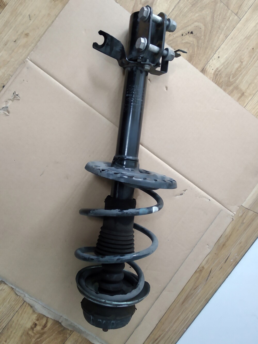 амортизатор renault 543020103r. амортизаторы степвей. задние амортизаторы рено сандеро 1. передние стойки рено логан 1. амортизатор передний рено сандеро 1.