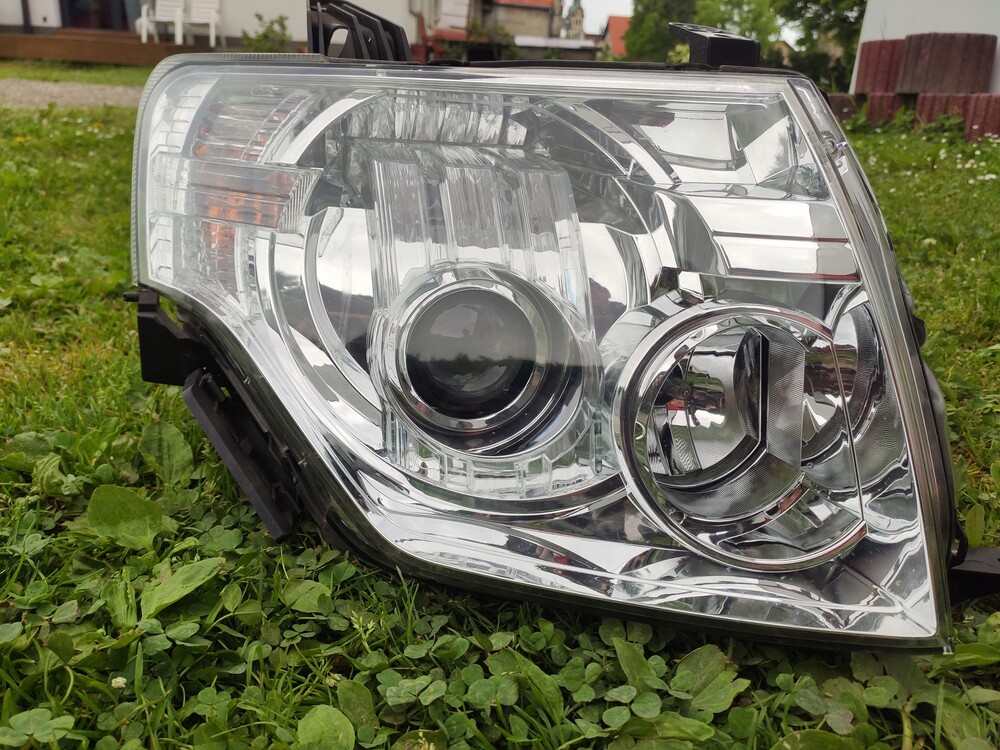 фара правая паджеро 4