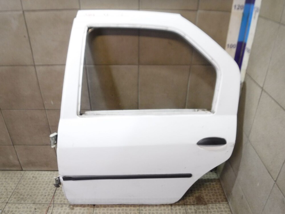 Renault 801016598r. Renault logan передняя дверь. 821017311r. Дверь рено логан 1. Дверь рено логан 2010.