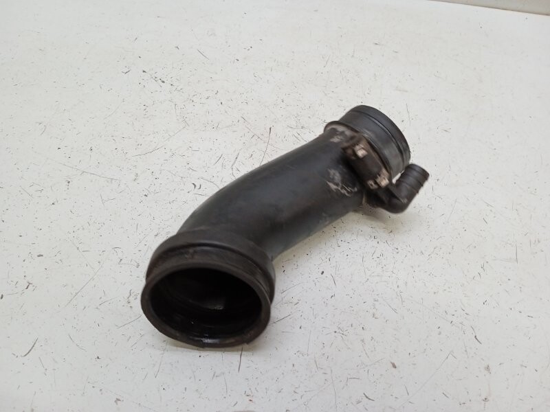 Воздушные патрубки пассат б5. 06b129627. 028103493af. Воздушный патрубок фольксваген б5 2k. 6.