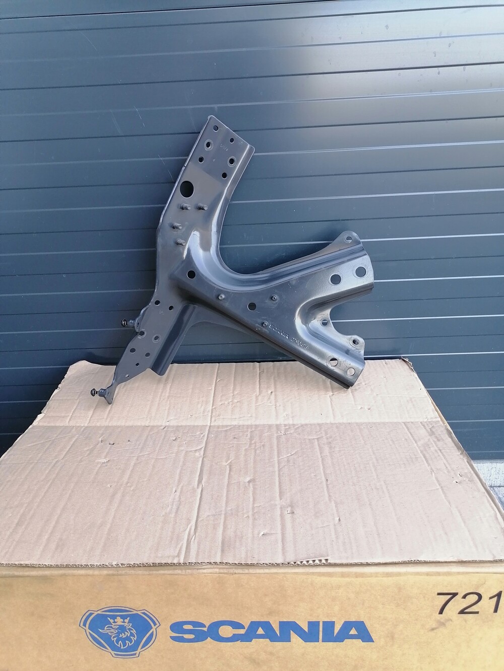 крепление скания. крепление скания. фурнитура для спальника скания на что крепятся полозья для штор. крепление скания. 1364103 кронштейн скания.