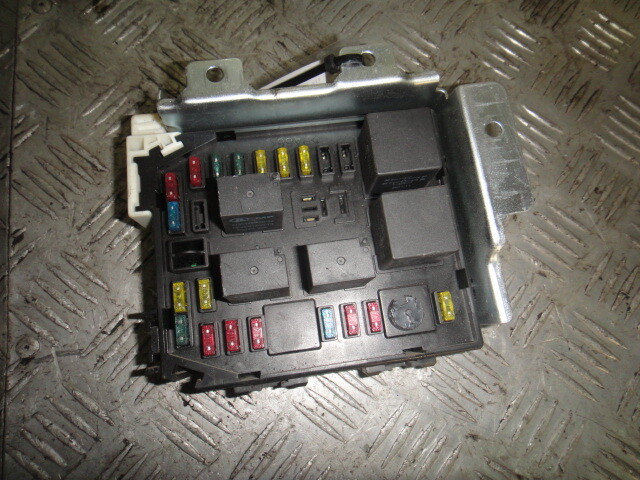 Great wall hover предохранители стоп сигнала. Предохранители ховер h5. Блок предохранителей ховер н5 2. Блок предохранителей great wall. 4 бензин.