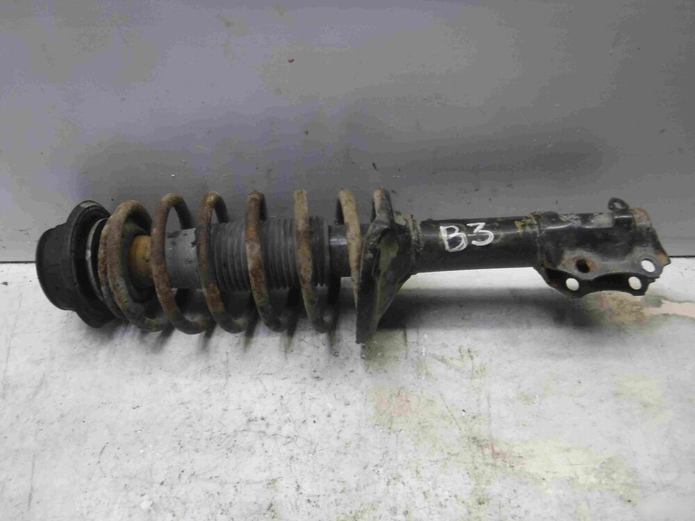 Передние стойки пассат б3. Стойка в сборе passat b5. Передние стойки на пассат б3 универсал. Передние амортизаторы пассат б3 универсал. Амортизаторы пассат б3.