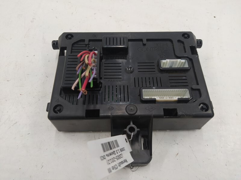 Блок предохранителей renault megane iii. Блок клио. Mkf-pjs01-bcml-ms01-p05a-mbg-l_asm. Блок клио. Эбу рено логан.