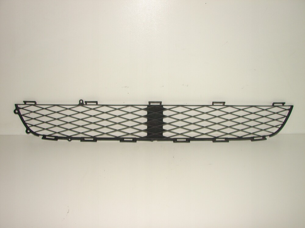 Решетка радиатора на тойота виш 2011. Решетка бампера тойота. Решетка бампера тойота. 53112-12580 решетка. Тойота версо решетка радиатора нижняя.