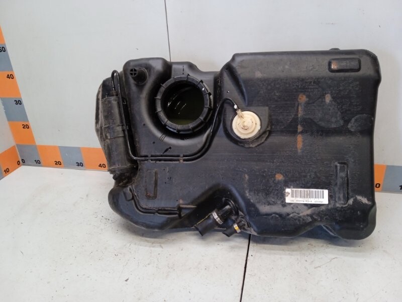 Ford fiesta 2008 топливный фильтр у бака. Форд транзит объем бака. Форд фиеста бензобак. 4. Ford 3803588 бак топливный.