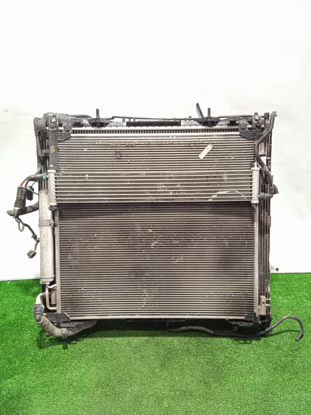 радиатор рендж ровер. радиатор рендж ровер. 2 радиаторы. радиатор охлаждения range rover sport. радиатор рендж ровер.