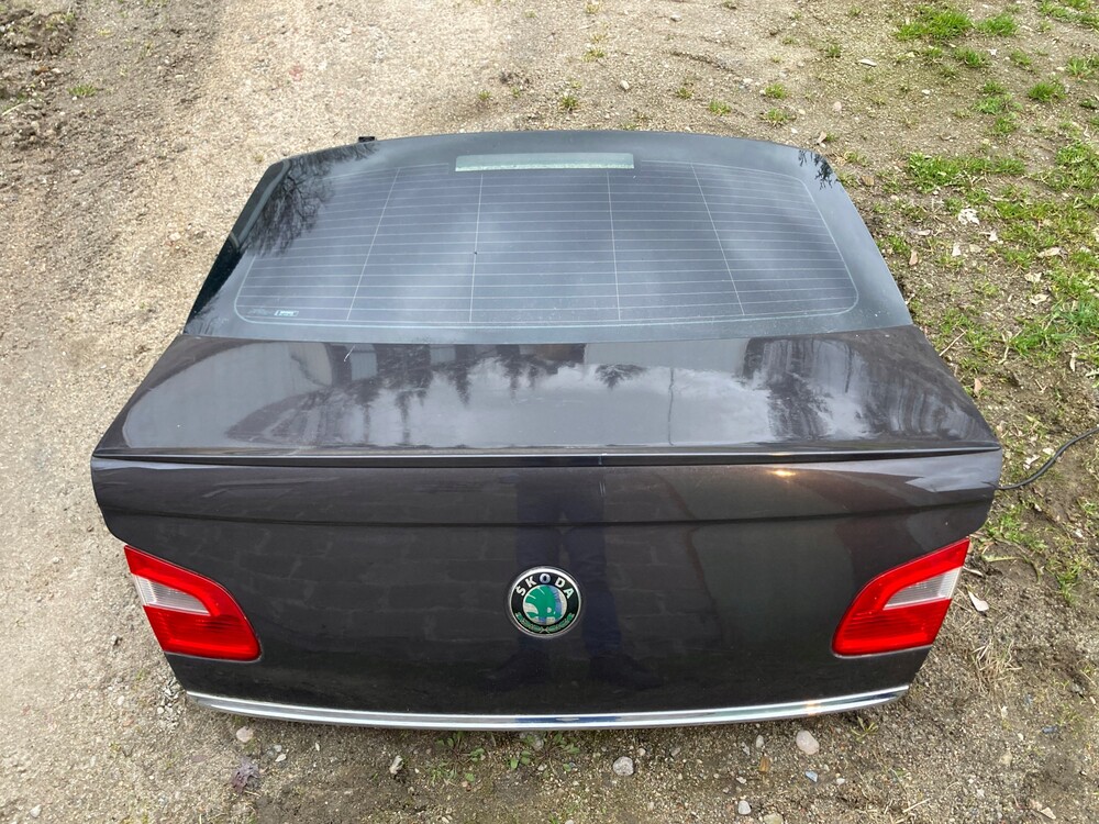 Крышка багажника суперб 1. Skoda superb крышка багажника. Крышка багажника суперб 2. Крышка багажника шкода суперб 2. Резиновый крючок багажника суперб комби.