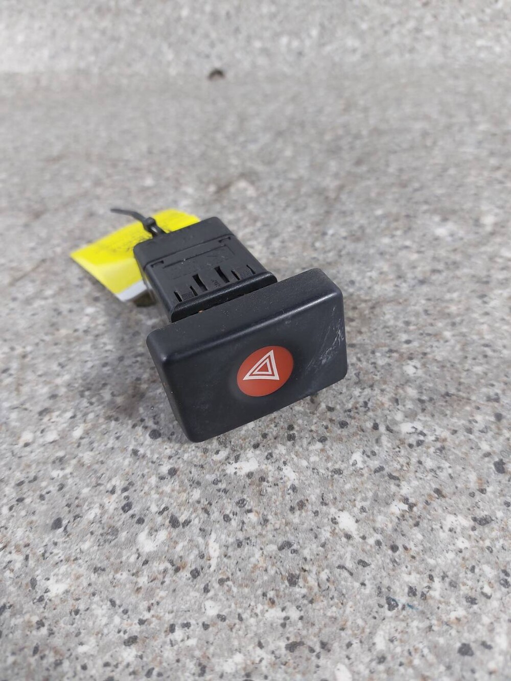 Renault logan 1 кнопка стеклоподъемника. Кнопка стеклоподъёмника рено логан. Кнопка логан. Кнопка esp рено логан. Кнопки рено логан 2.