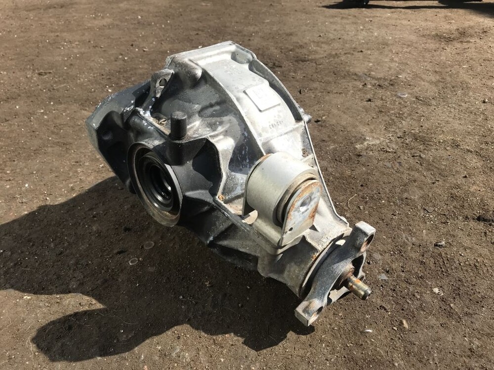 10 bmw f10. Редуктор 2016. 9. Редуктор заднего моста бмв е34 2. Задний редуктор bmw f10.