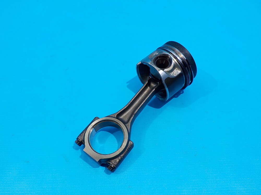 Поршень f16d3. Поршень f16d3