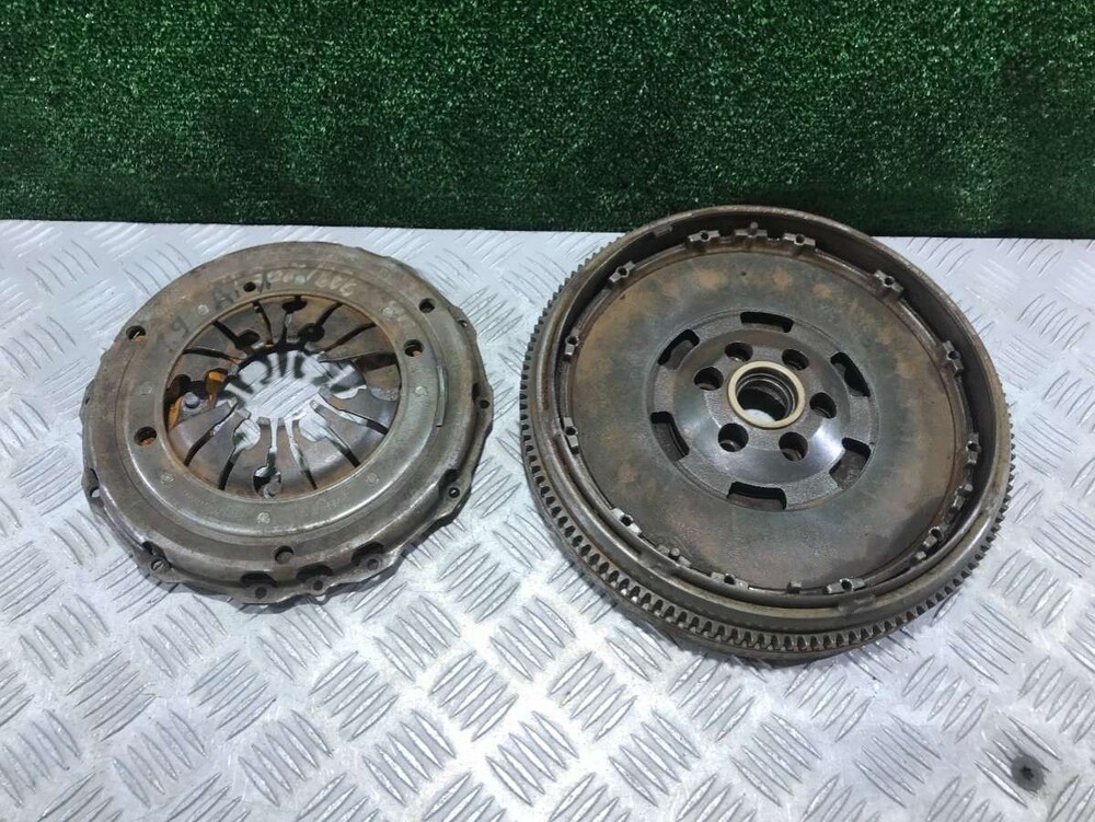Сцепление sachs caddy 2. Luk 624 3156 09. Комплект сцепления с двухмассовым маховиком шаран 1. Комплект сцепления на volkswagen vento 1. 5104072 sasic комплект сцепления.