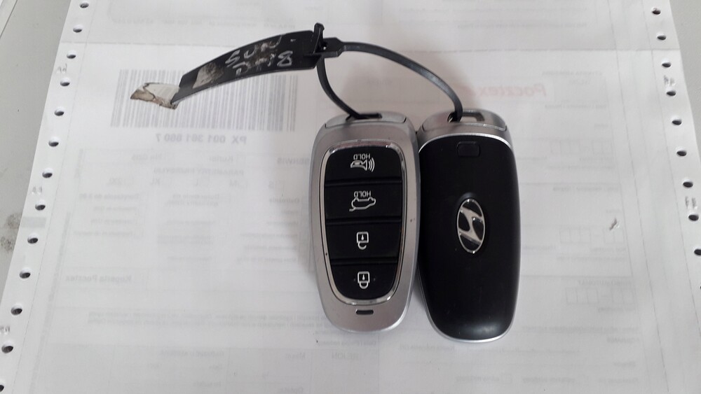 Брелок для ключа tesla model s купить. Ключи 2020. Связка ключей. Код лицензию avg 2020. Барахолка ключи.