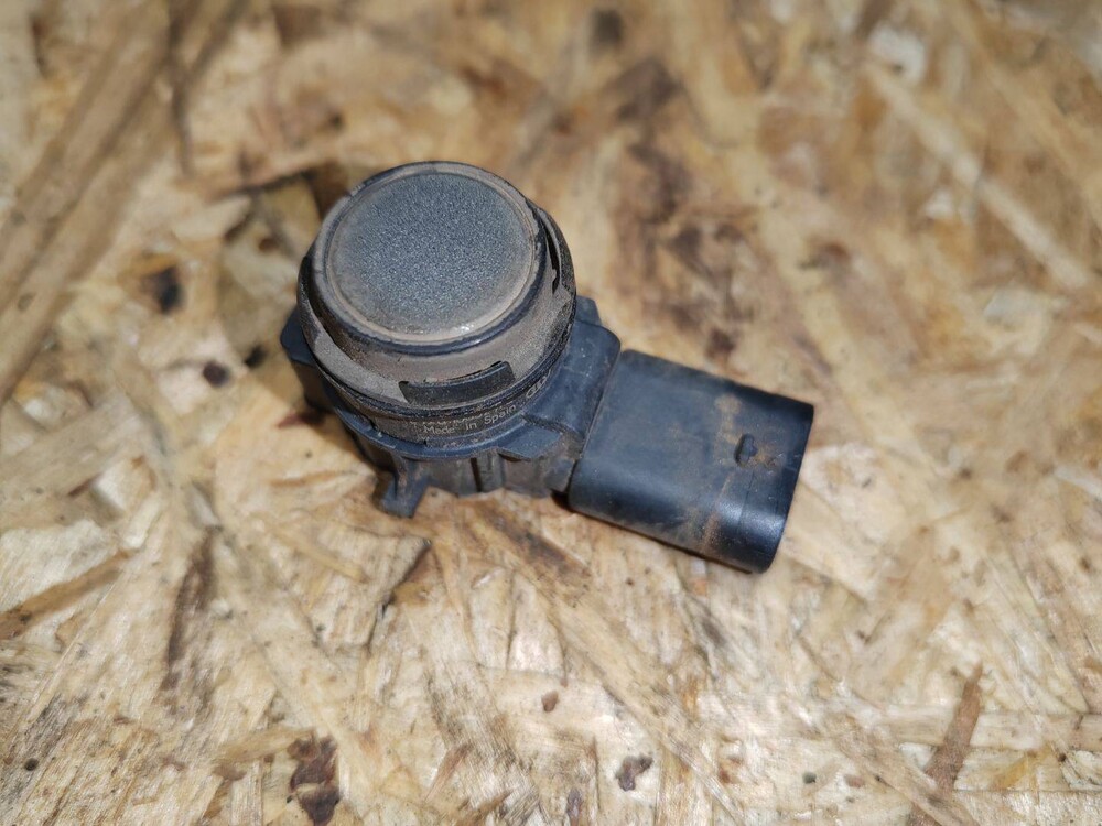 Датчик парктроника тигуан 2012. Парктроники honda cr v 5. Парктроник на тигуан. Пищат парктроники тигуан. Разъемы передних датчиков парковки на vw tiguan 2.