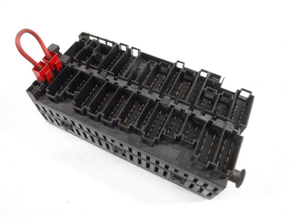 357937039 Блок предохранителей Seat Inca 1995 купить бу по цене 92.50 BYN Z28556