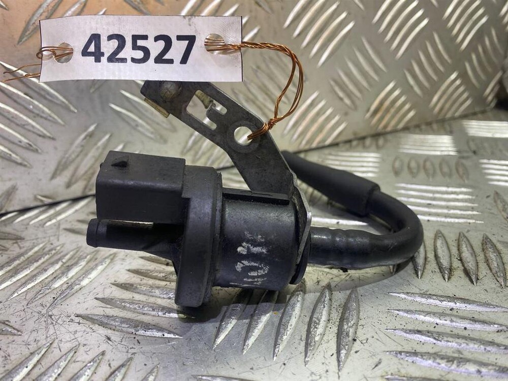 0280142318 Клапан вентиляции топливного бака Opel Astra G