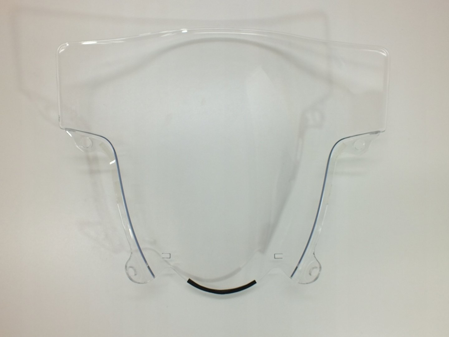 ветровое стекло на suzuki sv650a '16-20. ветровое стекло givi burgman 650. ветровые стекла suzuki. ветровые стекла suzuki. стекло ветровое burgman 400.