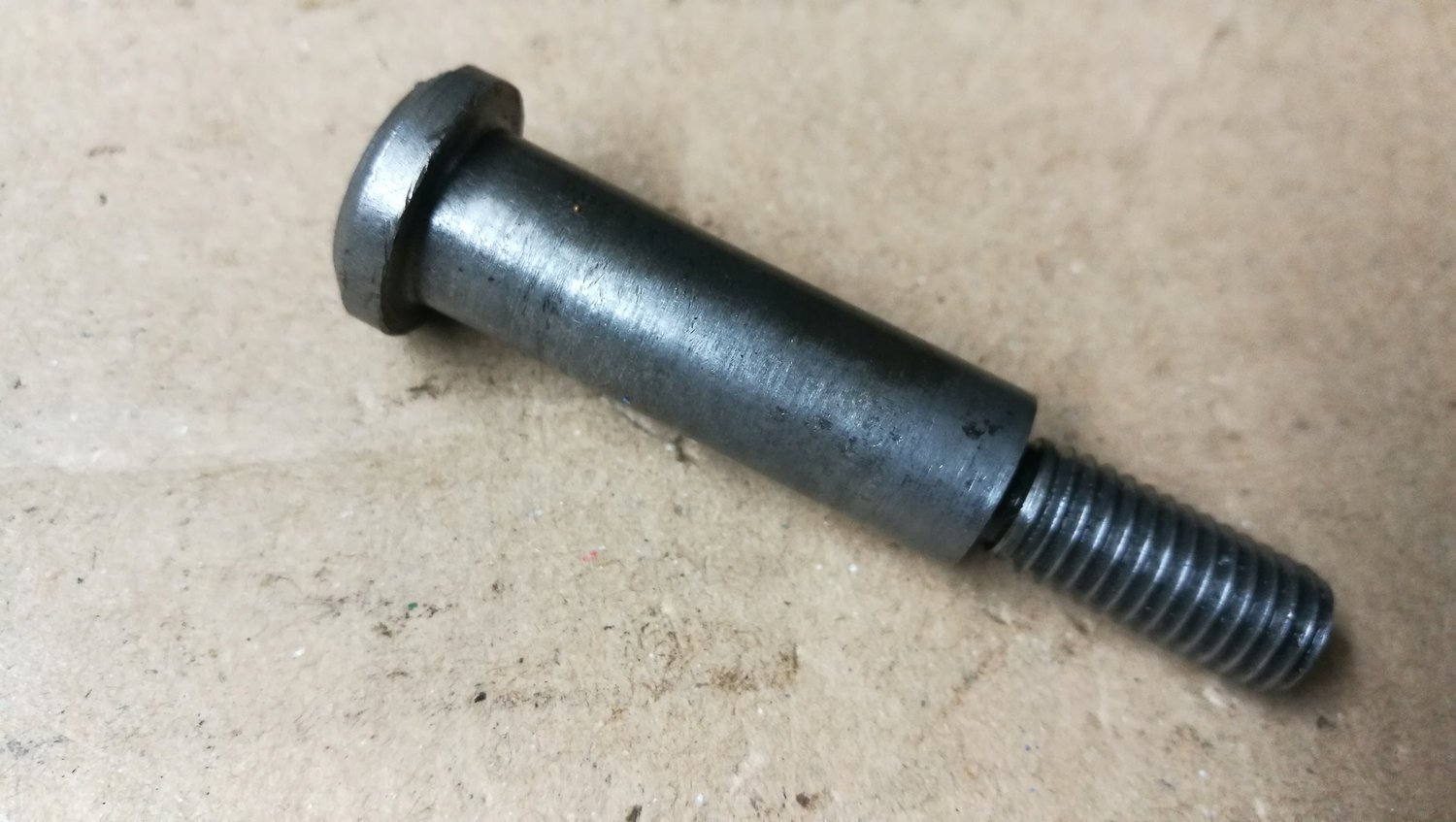 Nissan vanette болт натяжителя. Болт натяжитель генератора vg1500090026. 5531033 болт натяжителя трелевочника. Болт натяжителя 4216. Болт успокоителя змз 514.